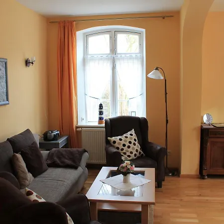 Vakantiehuis Modern In With Fireplace Klutz